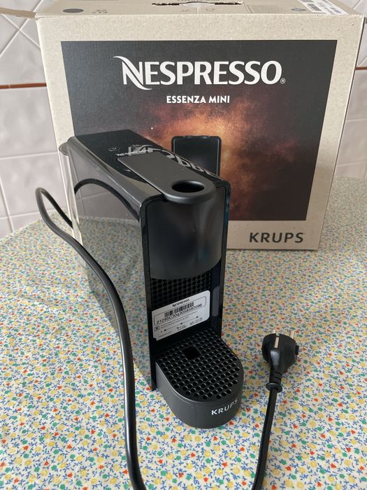 Maquina cafe nespresso nova da krups