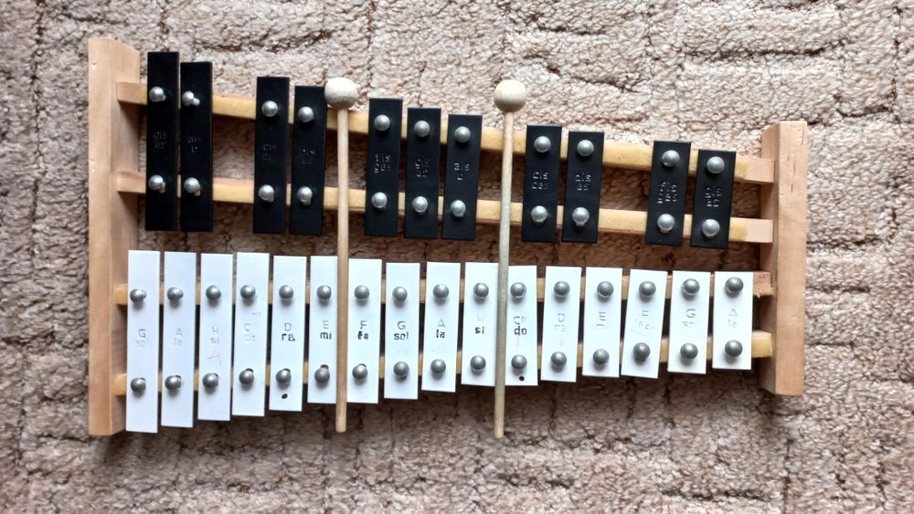 Cymbałki drewniane dzwonki chromatyczne 27 tonów + 2 pałeczki