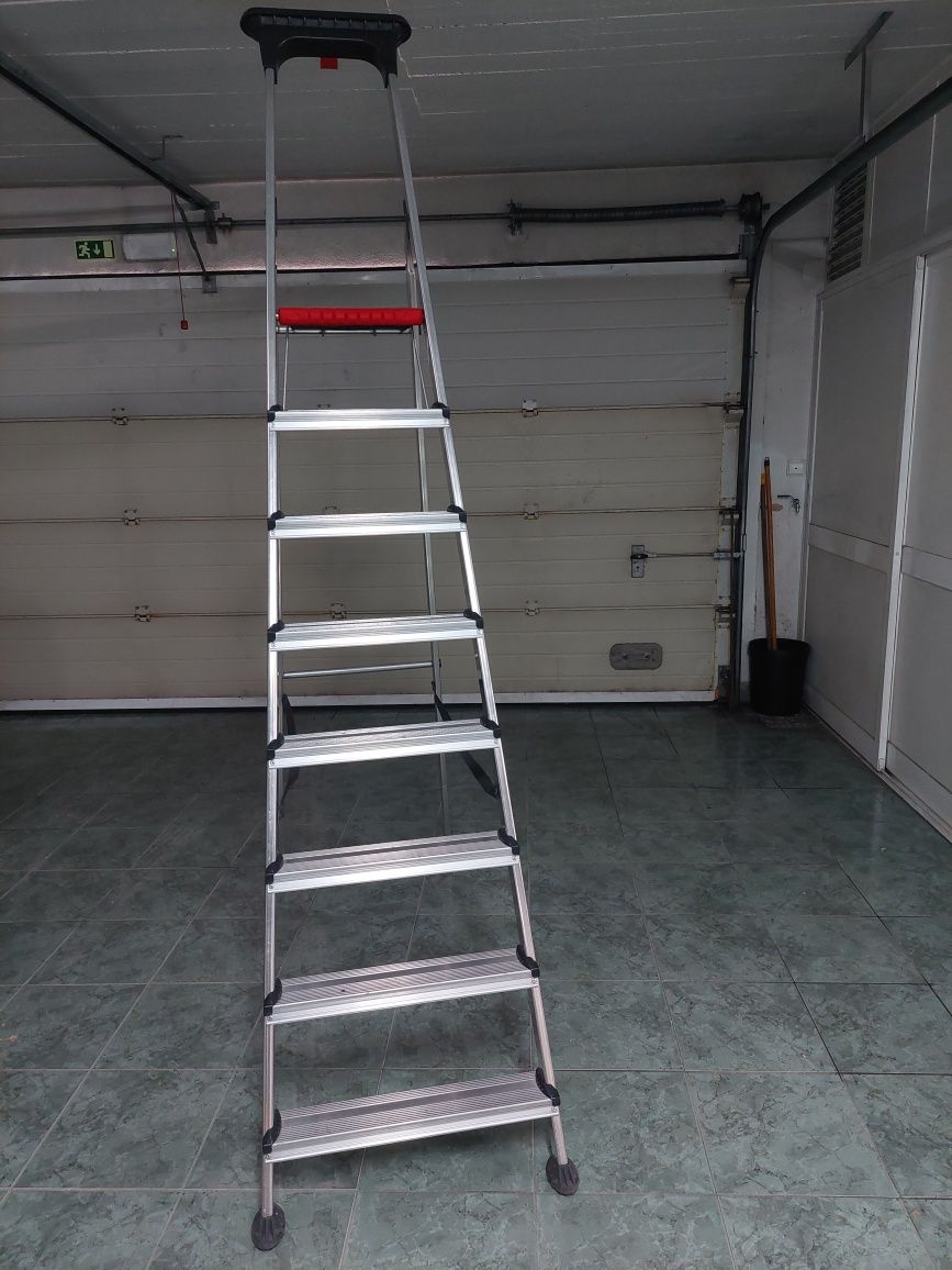 Escadote profissional Altrex 8 degraus