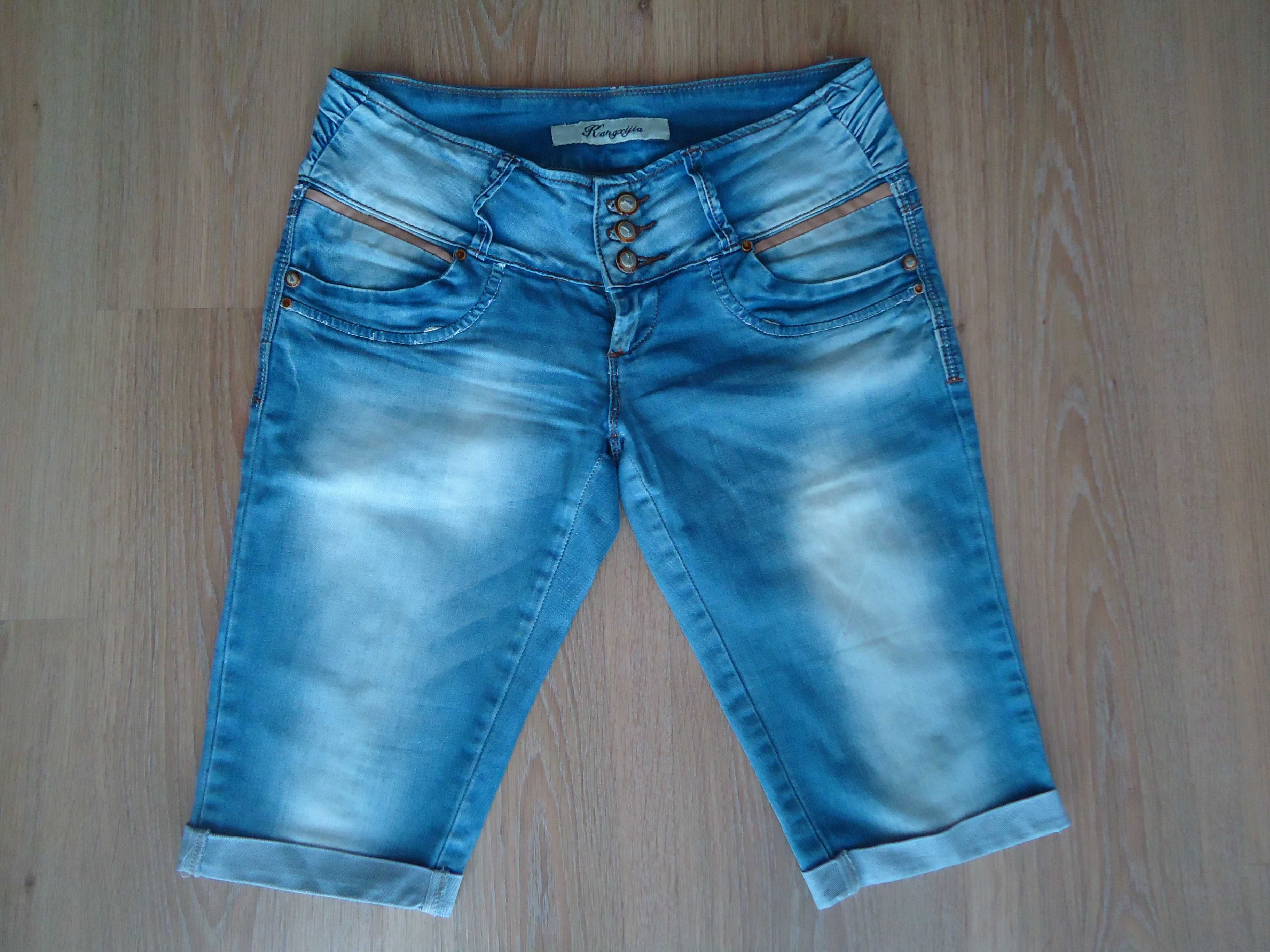 Фирменные джинсовые шорты, капри, размер 46, 100% коттон, идеальные.