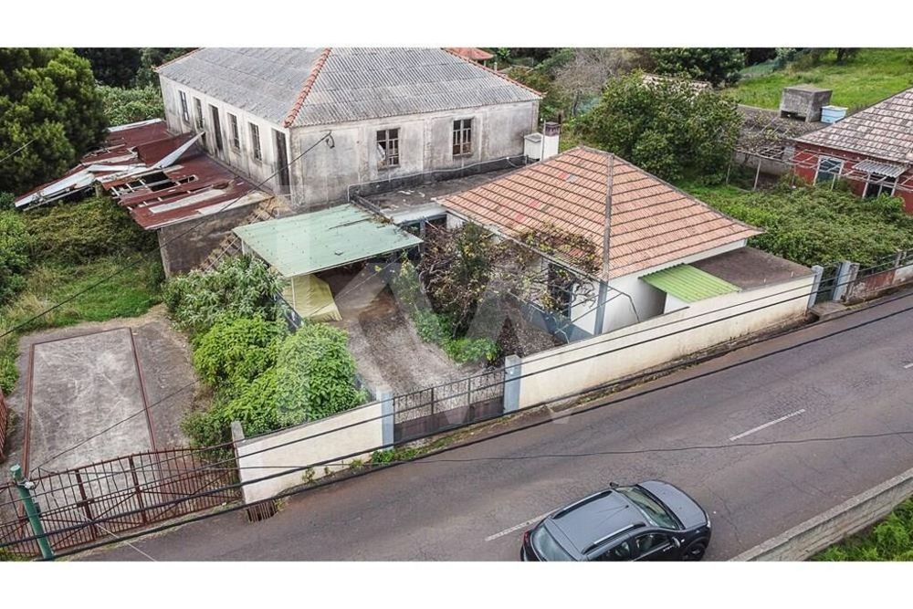 Moradia Térrea T3 Por Reconstruir Localizada Em Gaula De Cima