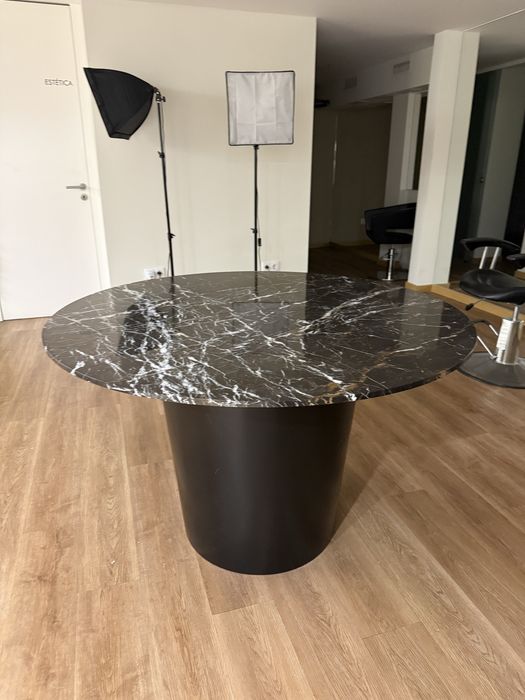 Vendo mesa jantar em pedra