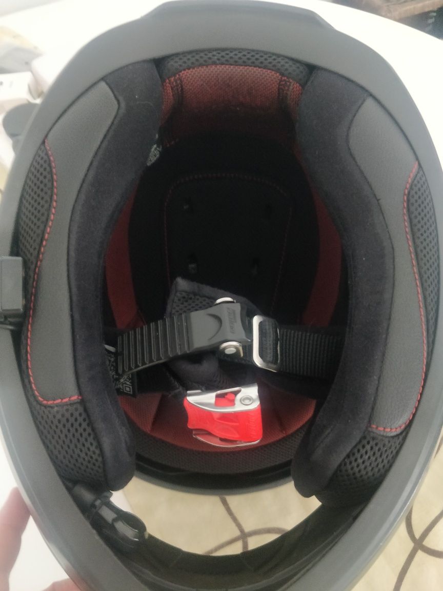 Capacete com intercomunicador