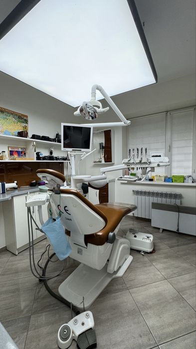 Будинок + діюча стоматологія в 50 км. від Луцька. Готовий бізнес!