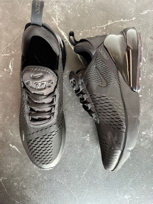 Nike Air Max 270 “Triple Black” | Rozmiar 42.5 EU