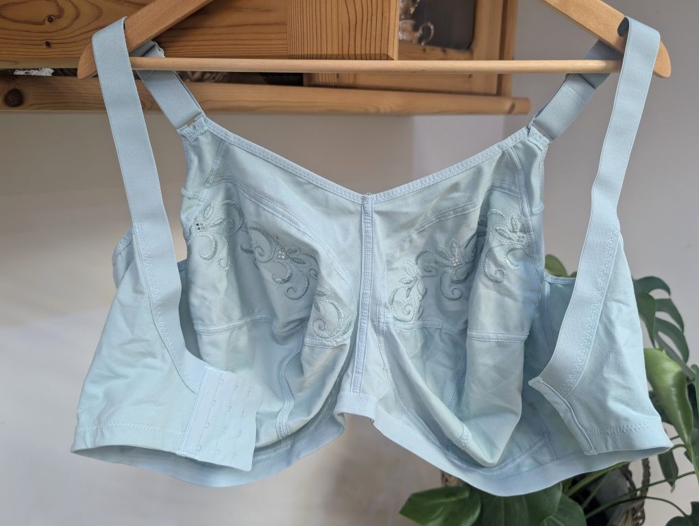 105M 46K Marks Spencer mocno zabudowany pełna staniki miska podtrzy
