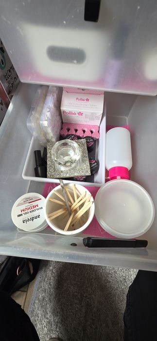 Mesa de estetica e todos acessorios