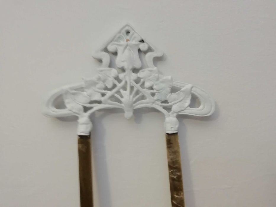 Apoio antigo em ferro de parede para Pratos etc*