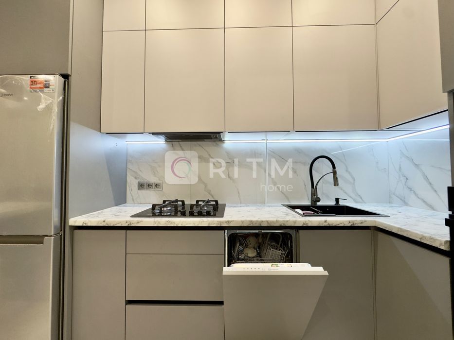 Продається 1-кімнатна квартира в нововбудові з ремонтом