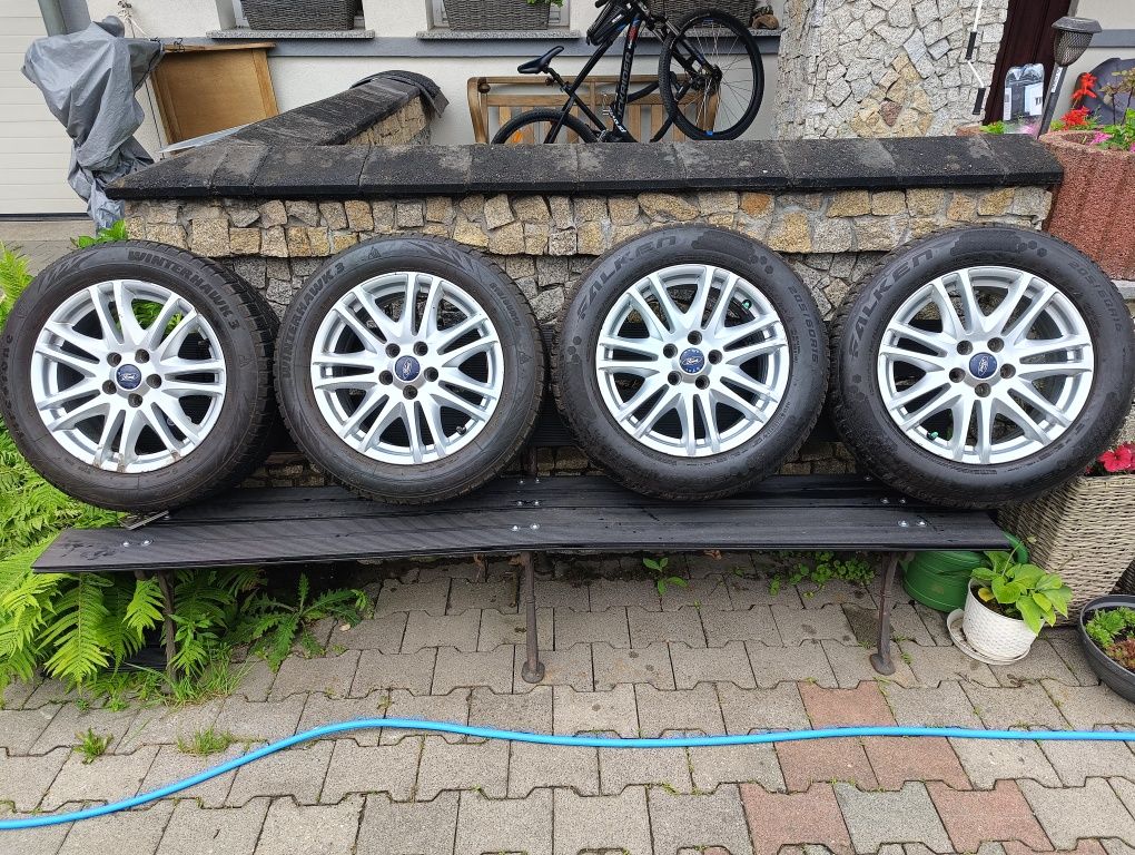 Opony z felgami. Wymiary na zdjęciach.