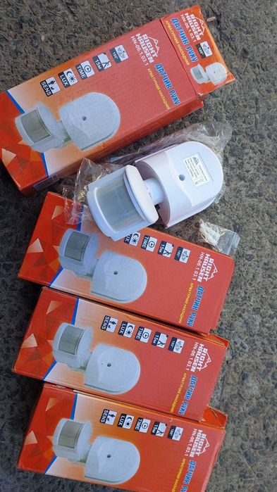 Датчик руху білий. 1200Вт. 180град. відстань 15м. IP44