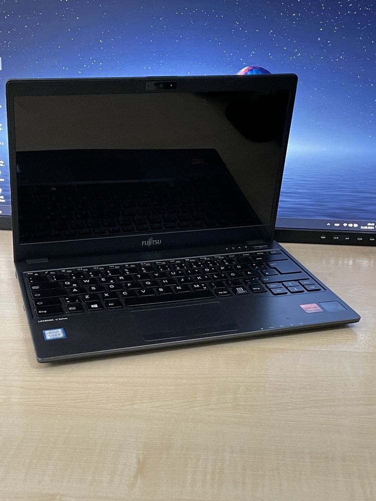 - LifeBook U938 / i5-8250u / RAM 8 / 128 SSD / 13,3” FHD IPS