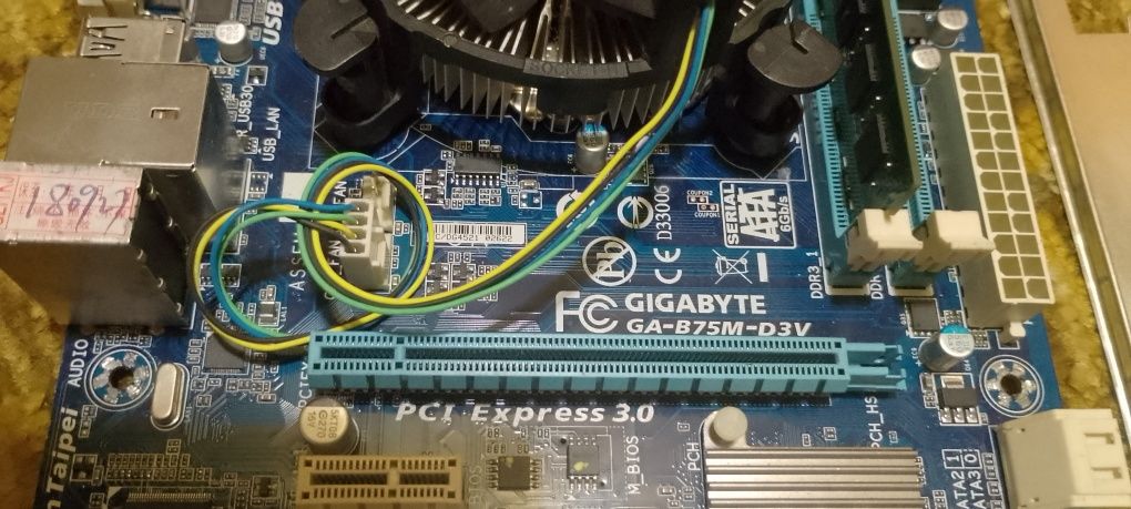 Gigabyte GA-B75M-D2V.+ проц+ кулер