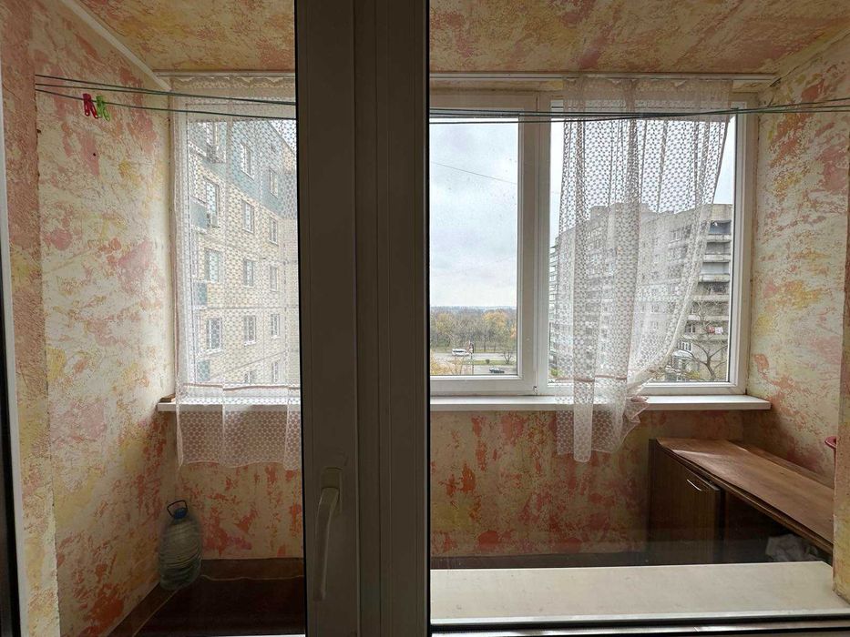 ПРОДАМ великогабаритну 1-кімн. квартиру (3 мкрн, лівий берег)