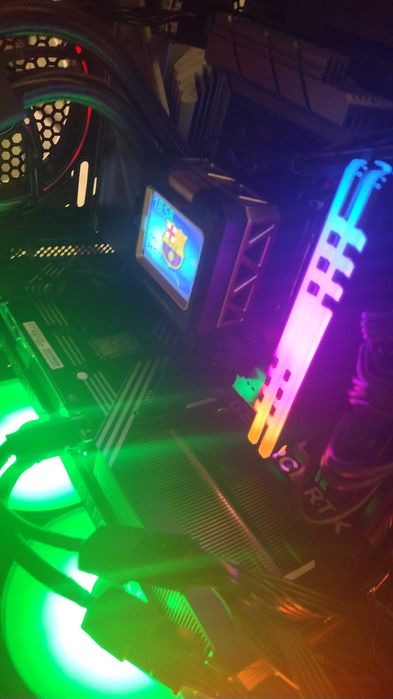 pc RTX 5070 12 giga  lub 5080 ram 64 giga amd 9800x3d  4 tera m2