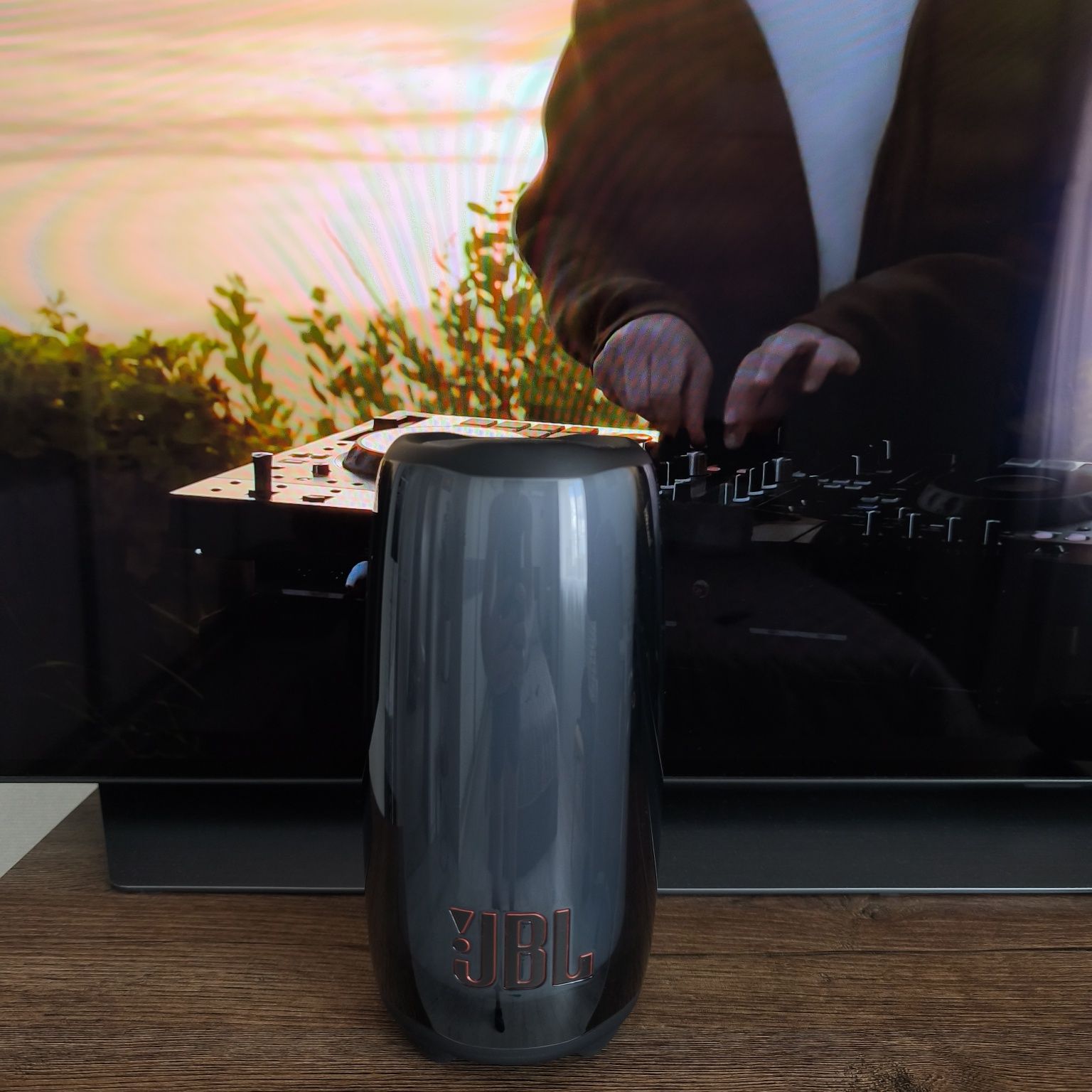 Продам. Оригинальную JBL Pulse 5. Портативна Bluetooth колонка.