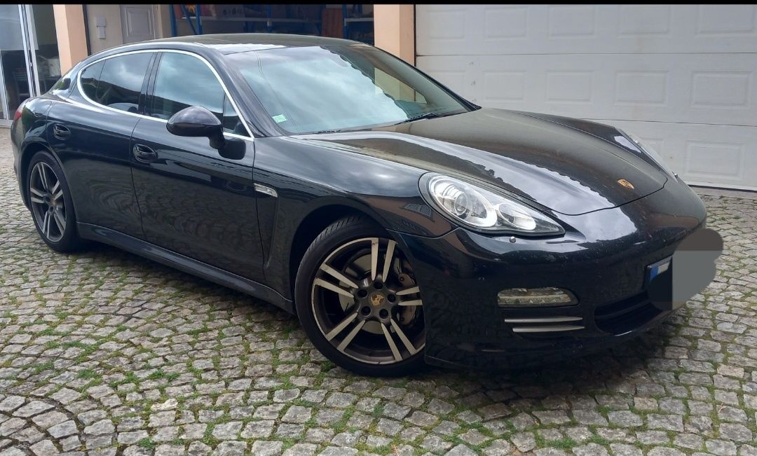 Porche Panamera 4S V8