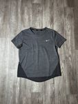 Футболка Nike Dri-fit размер S оригинал спортивная серая бег run найк