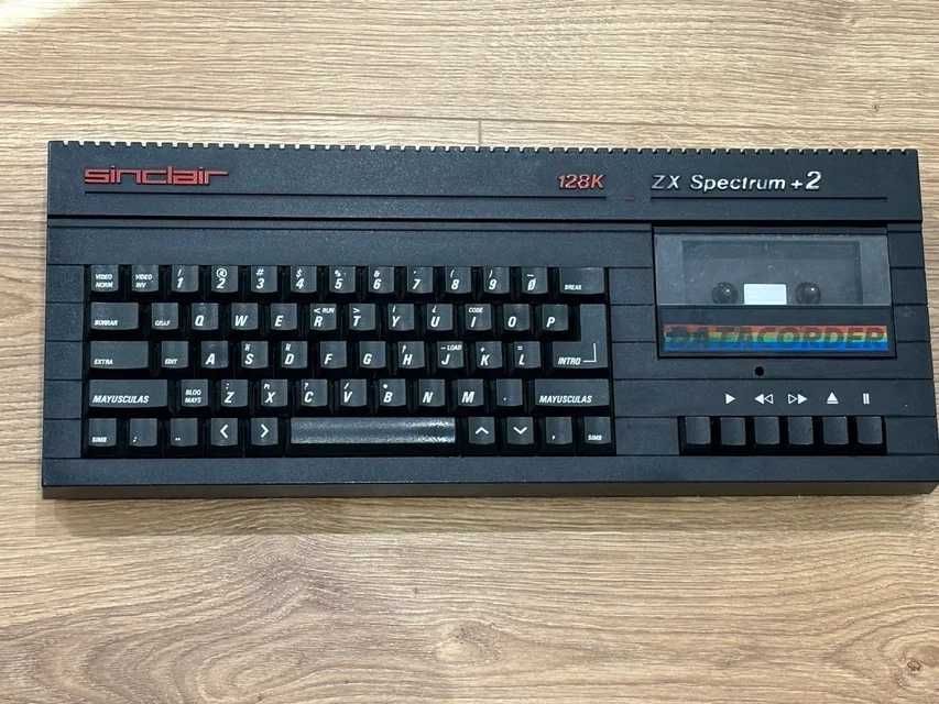 Sinclair ZX Spectrum +2A com jogos – Vintage dos anos 80