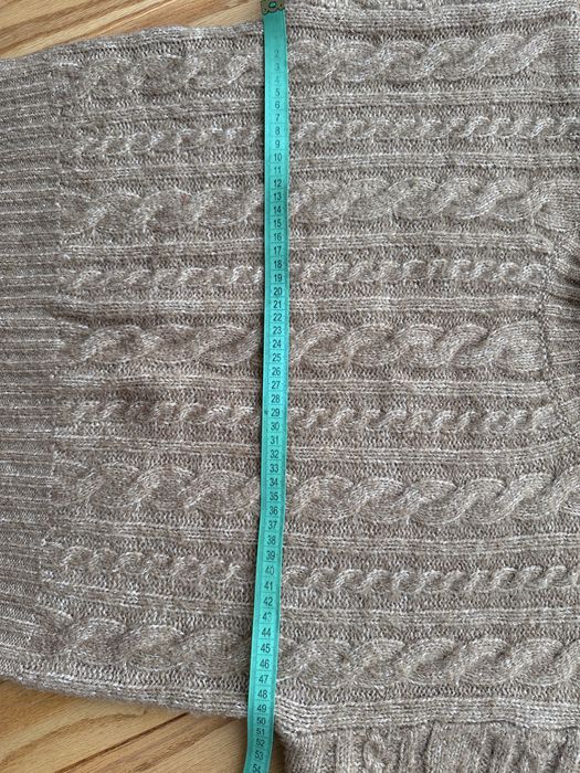 Вʼязаний, теплий сведрик від Манго