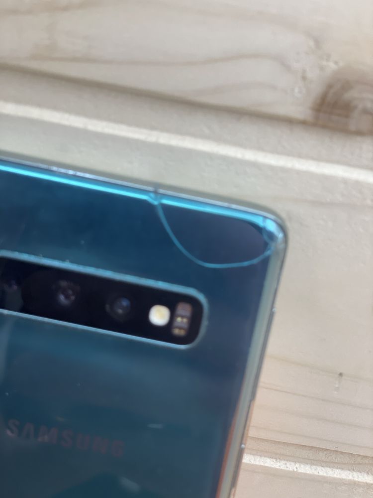 Samsung s 10 8/128 gb