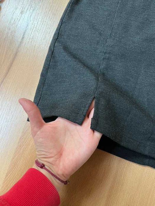 Spódniczka mini szara grafitowa Stradivarious M