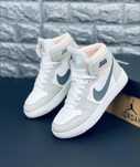 Женские кроссовки nike air jordan