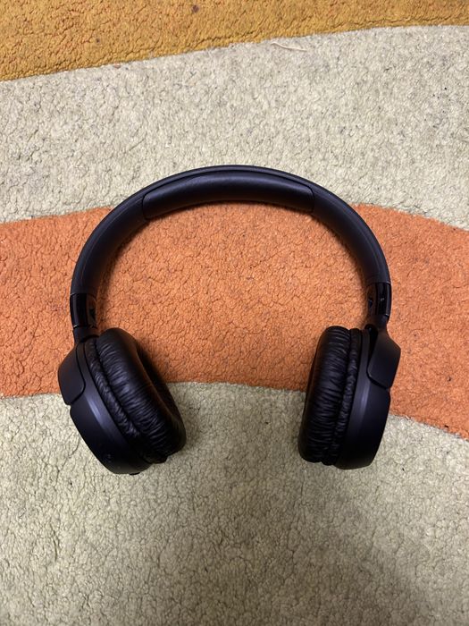 Продам навушники JBL tune 520BT в гарному стані