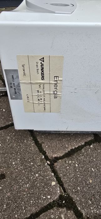 Piecyk Junkers Hydropower cieknie
