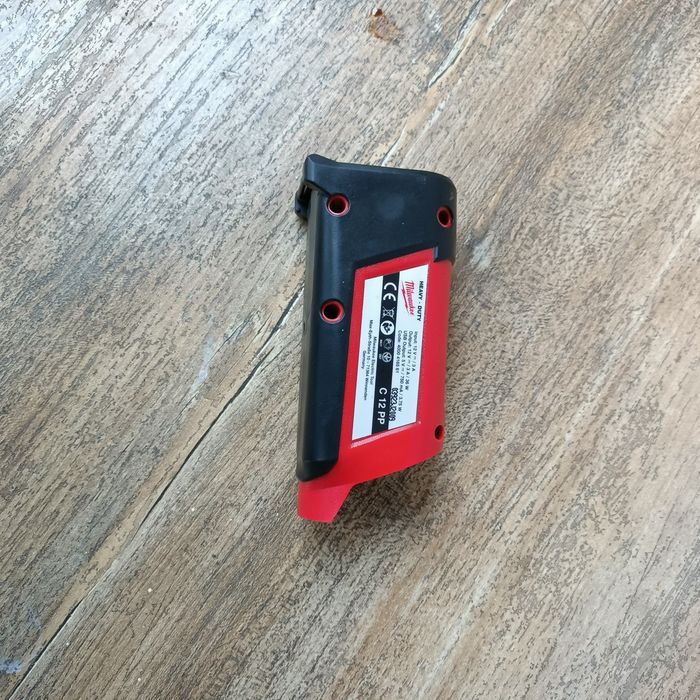 Milwaukee 12V C 12 PP Power Bank
