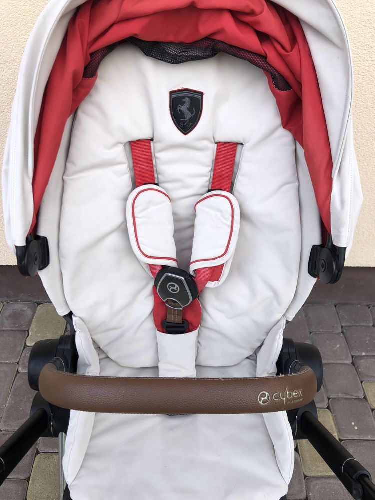 Візочок Cybex Priam Lux 4.0 Ferrari