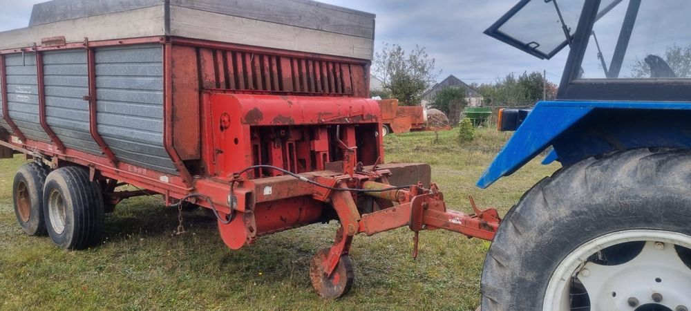 Przyczepa samozbierająca fella" do kiszonki bądź kukurydzy"