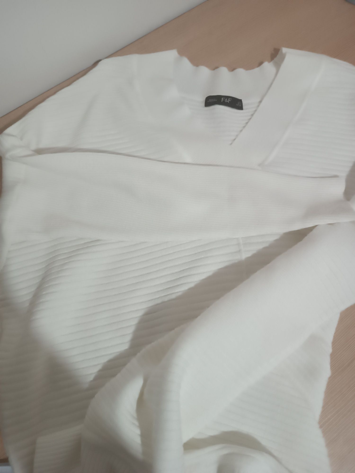 Biały sweter firmy F&F używany rozmiar 38/40