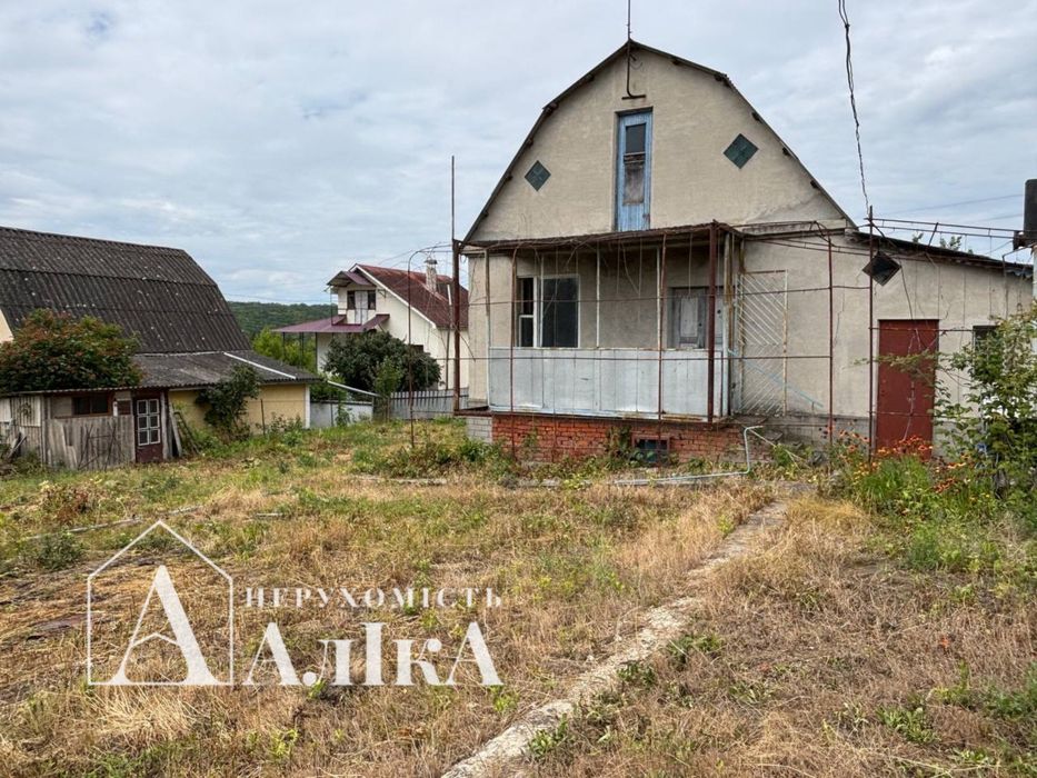 Продам дачний будинок