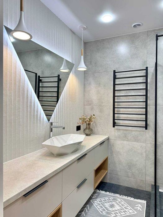 Продам квартиру з сучасним якісним ремонтом