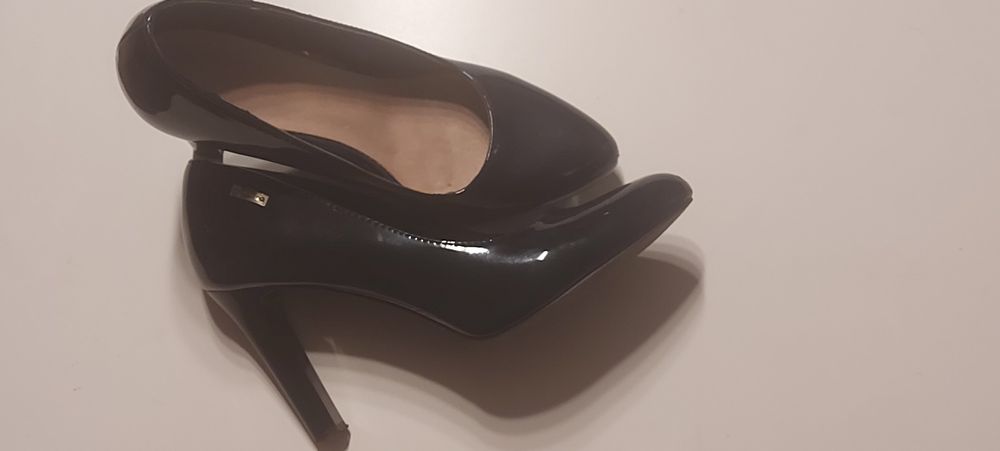 Granatowe czółenka 39