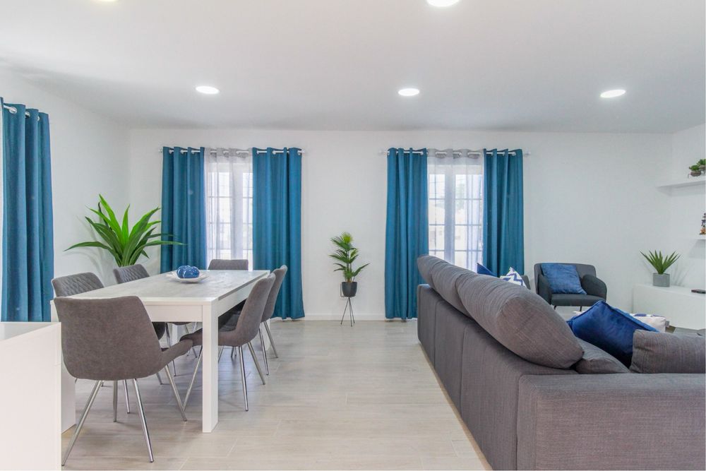 Moradia V3 nova isolada com piscina