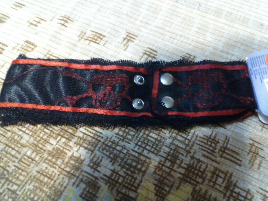 5 (30). Czaszki opaska na szyję