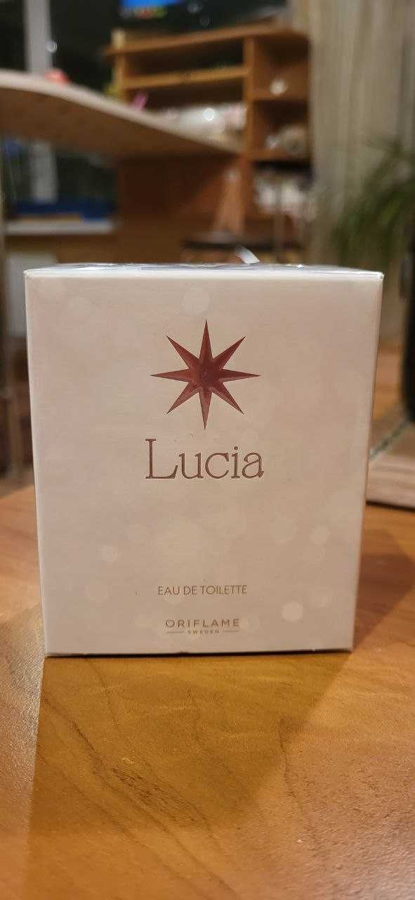 Туалетна вода Lucia Oriflame