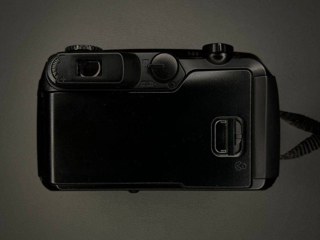 Пленочный премиум-компакт фотоаппарат Pentax IQZoom 200 Идеальное сост