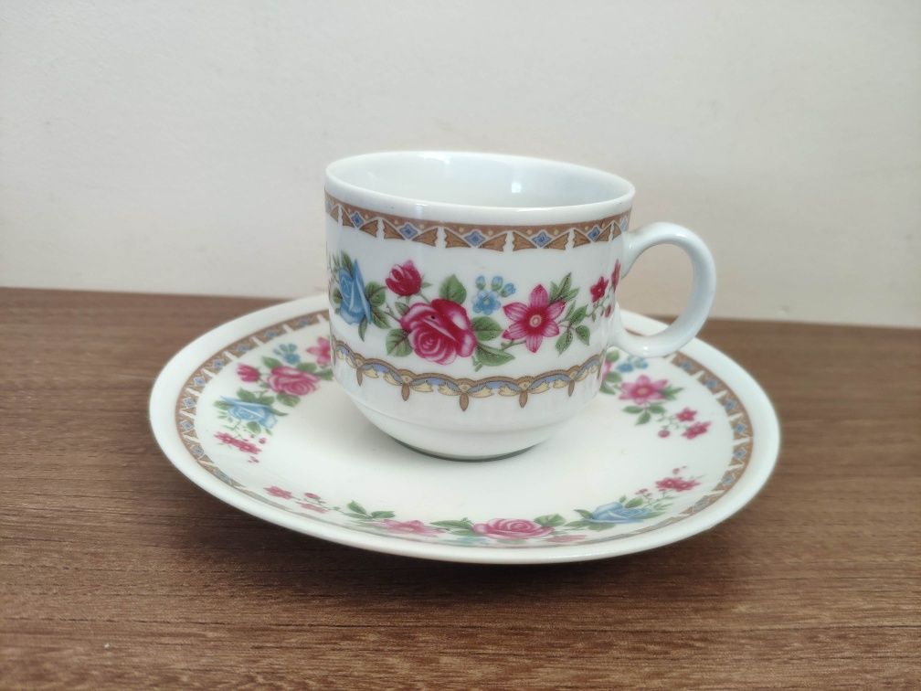 Komplet filiżanek z chińskiej porcelany PRL