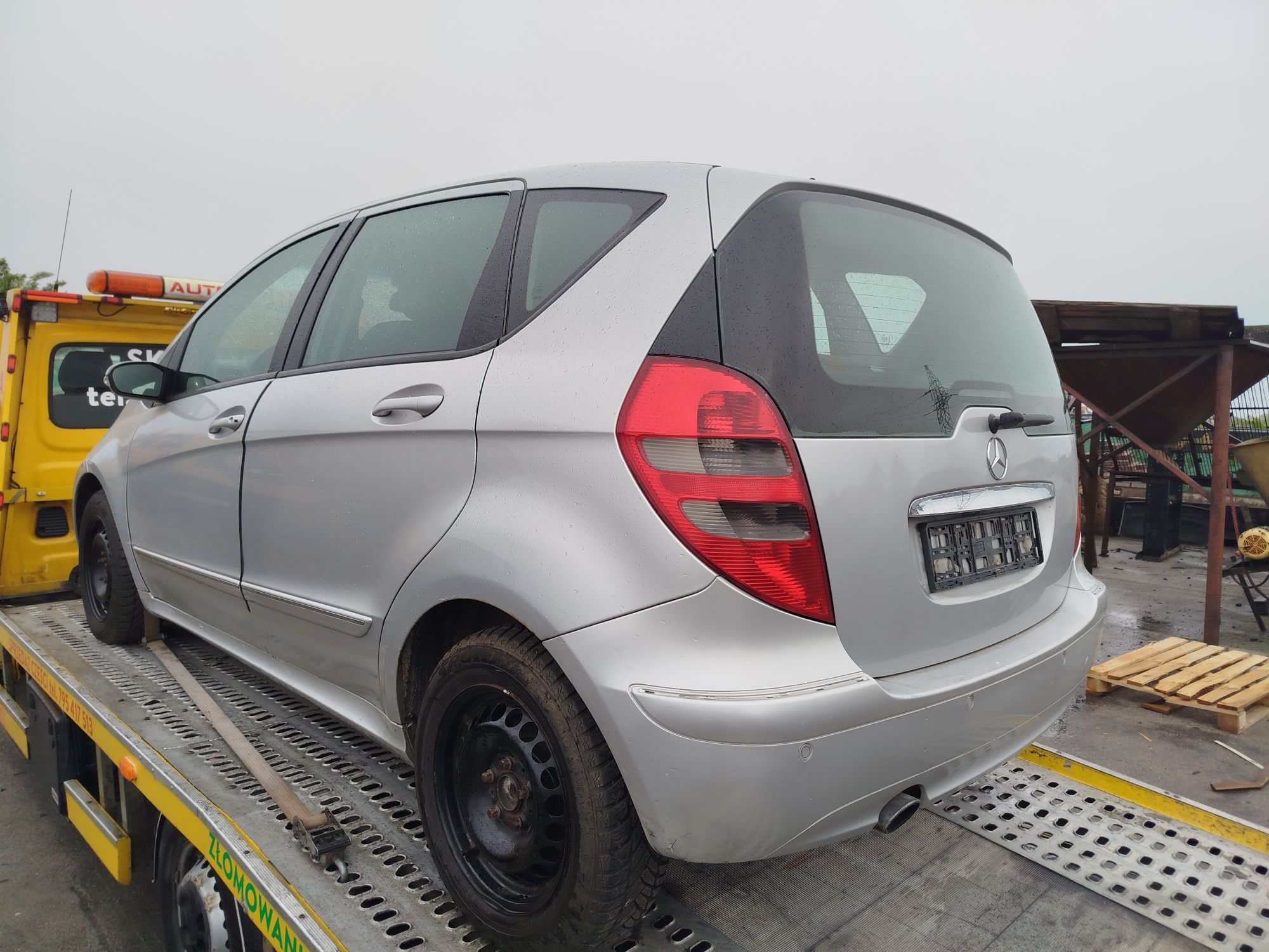 Mercedes A klasa W169 kompletne drzwi stan bdb 761 wysyłka