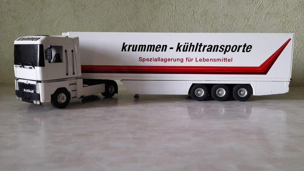 Eligor 1/ 43. Renault