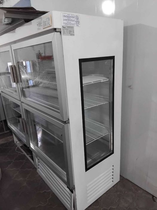 Холодильная витрина Juka