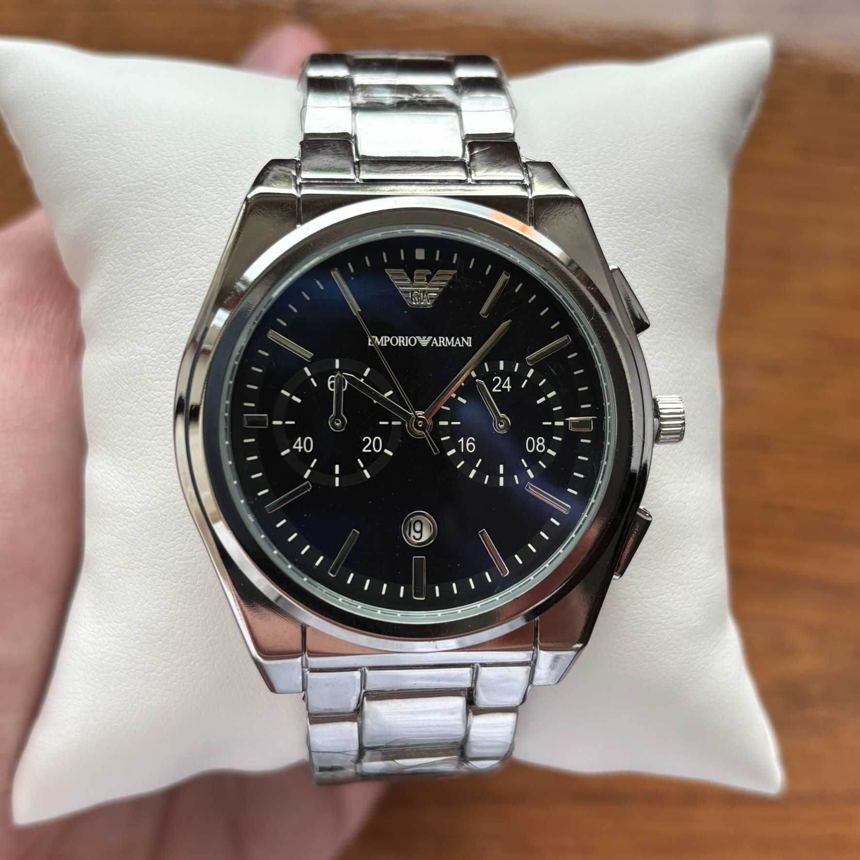 Чоловічий годинник Emporio Armani на браслеті срібного кольору з датою