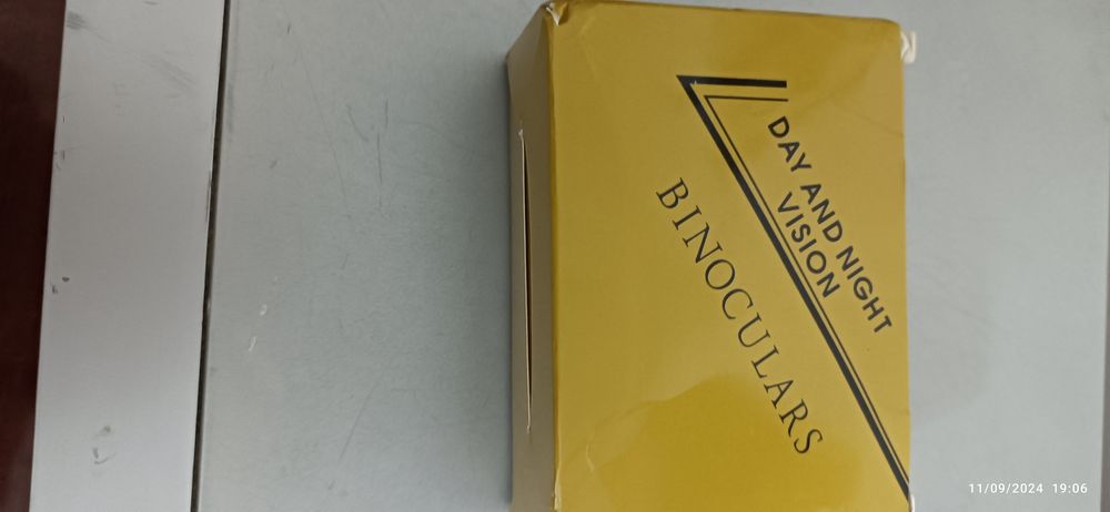 Binóculos de Visão diurna e noturna.