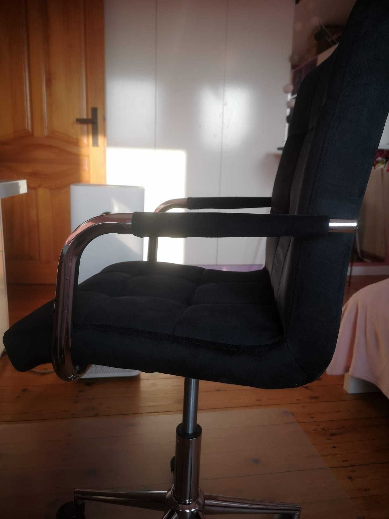Krzesło obrotowe do biurka stan idealny