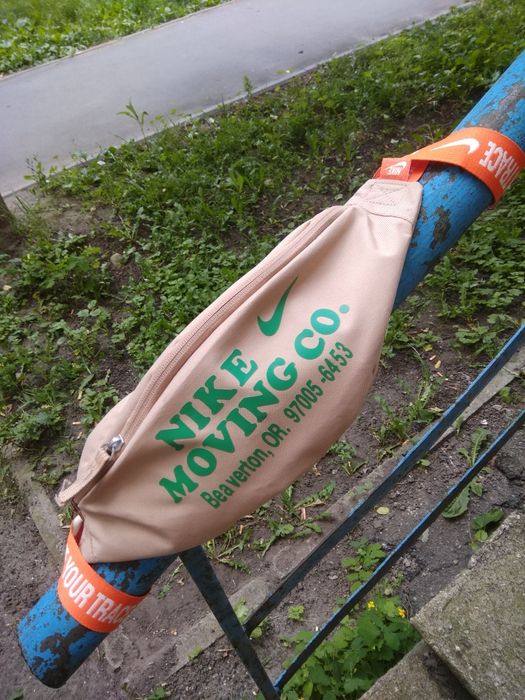 Сумка,(БАНАНКА) NIKE оригинал 500грн.