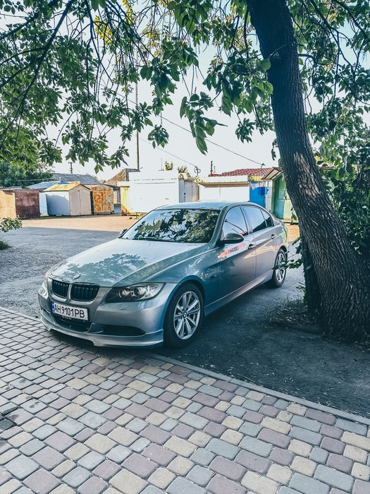 BMW 320i e90 2.0 автомат
