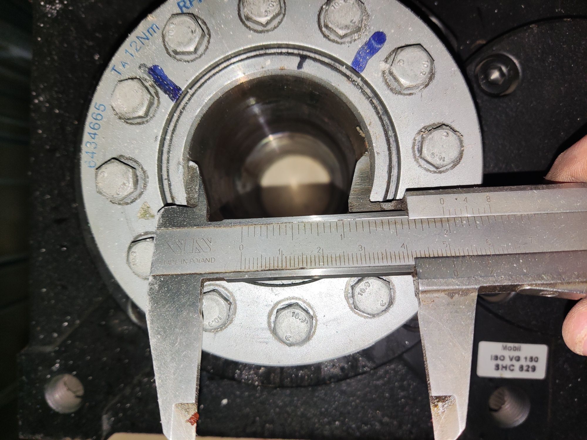 Silnik 13,2kW Servo LENZE MDFKABS100-22, przekładnia VOGEL mksh8 i=9,6